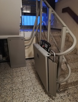 Treppenlifteinbau für Barrierefreiheit WEG-20 Wohneinheiten