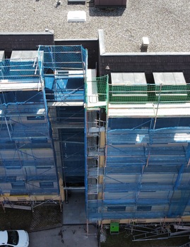 Energetsiche Sanierung oberer Wandabschluß-Mansarddach WEG-20 Wohneinheiten