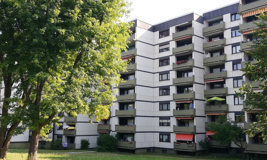 Vorbereitung ca. 11.500 qm Asbestfassadensanierung und energetische Sanierung